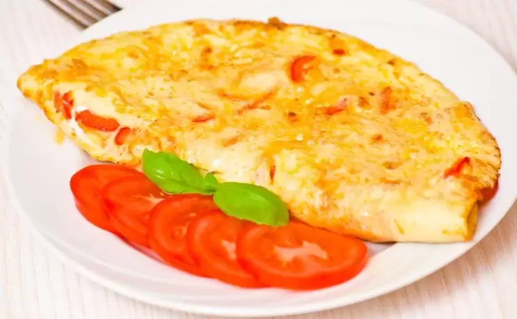 omelette aux tomates pour un régime aux œufs