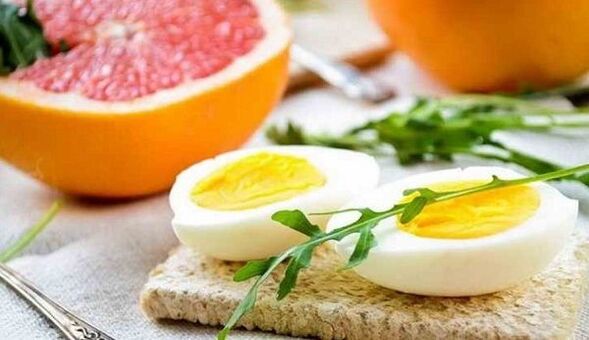 option de déjeuner diététique aux œufs